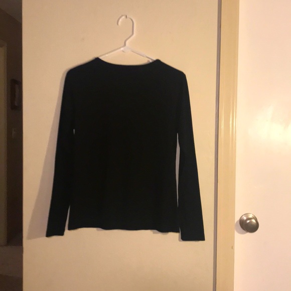 long sleeve, criss cross top - Picture 3 of 4